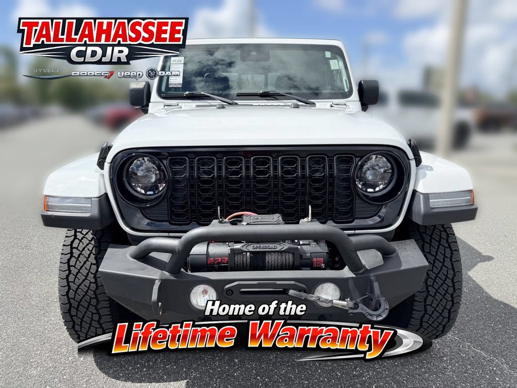 Used 2025 Jeep Gladiator Sport AWD/4WD image 9