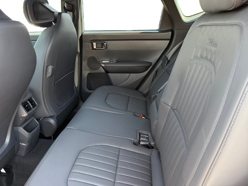 New 2027 Kia Seltos X-Line S w/ X-Line S Premium Package AWD/4WD image 15