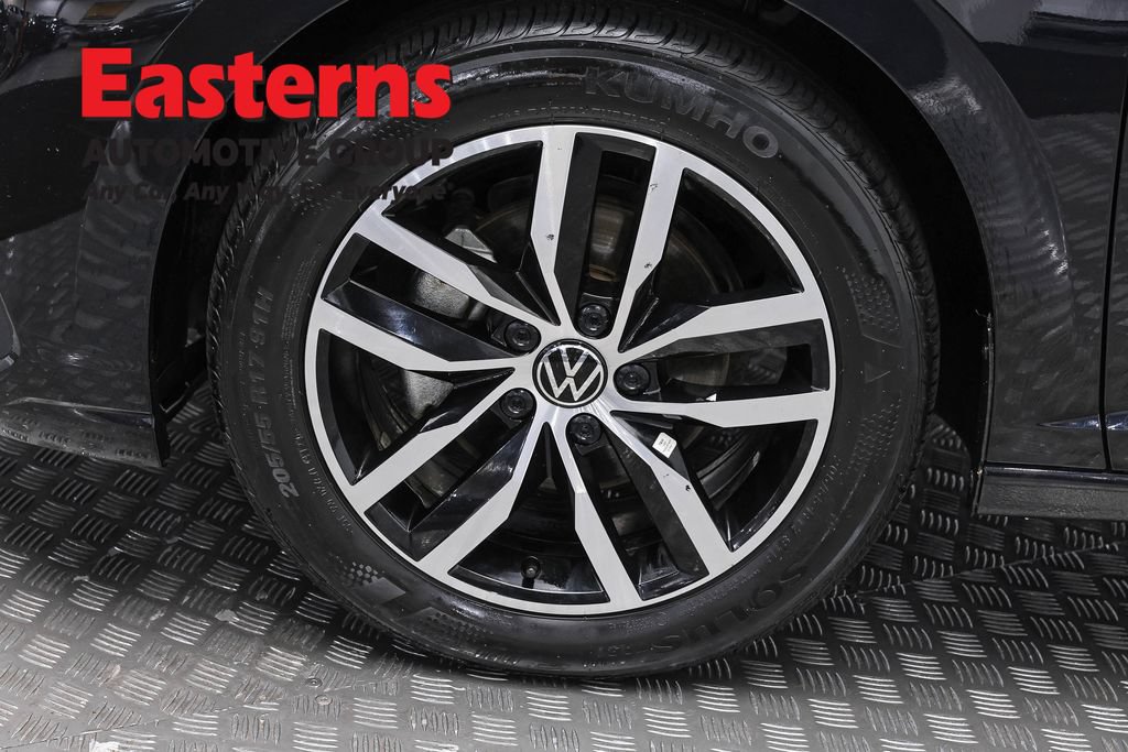 Used 2025 Volkswagen Jetta SE FWD image 31