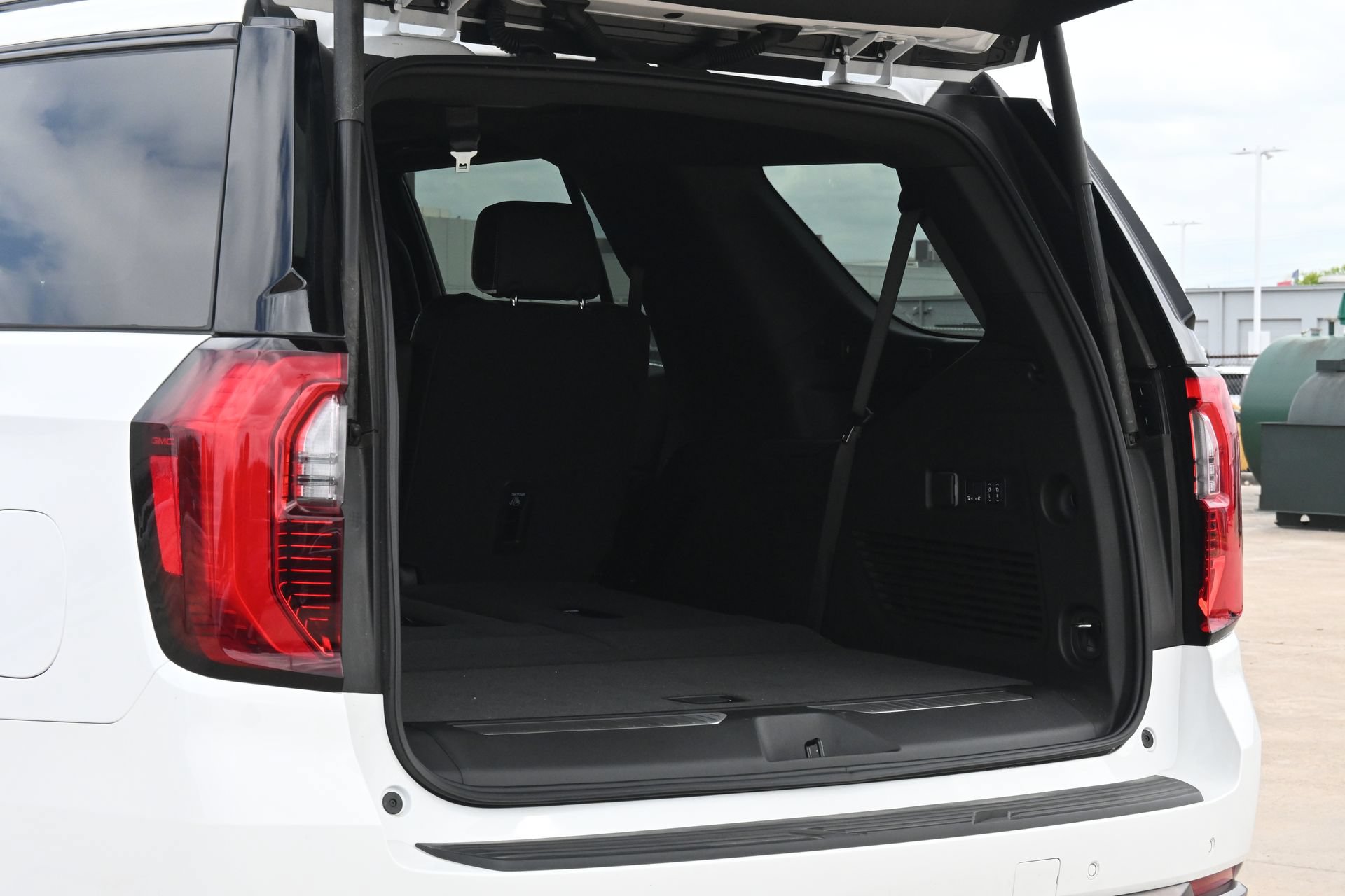 Used 2026 GMC Yukon AT4 Ultimate AWD/4WD image 23