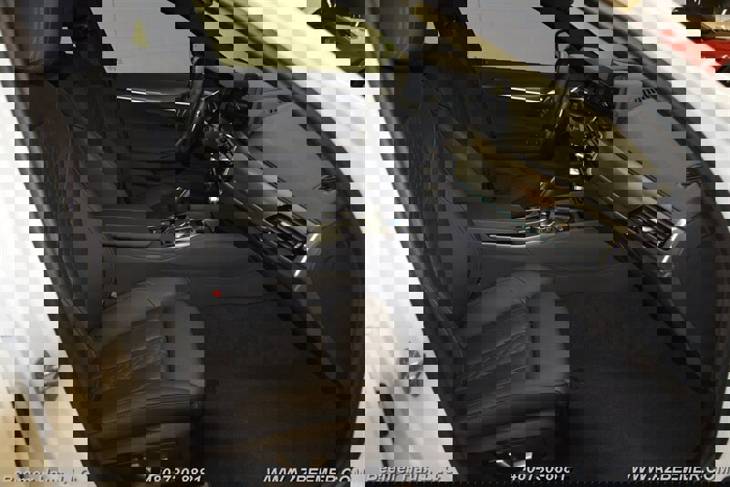 Used 2023 BMW 530e w/ M Sport Package image 15