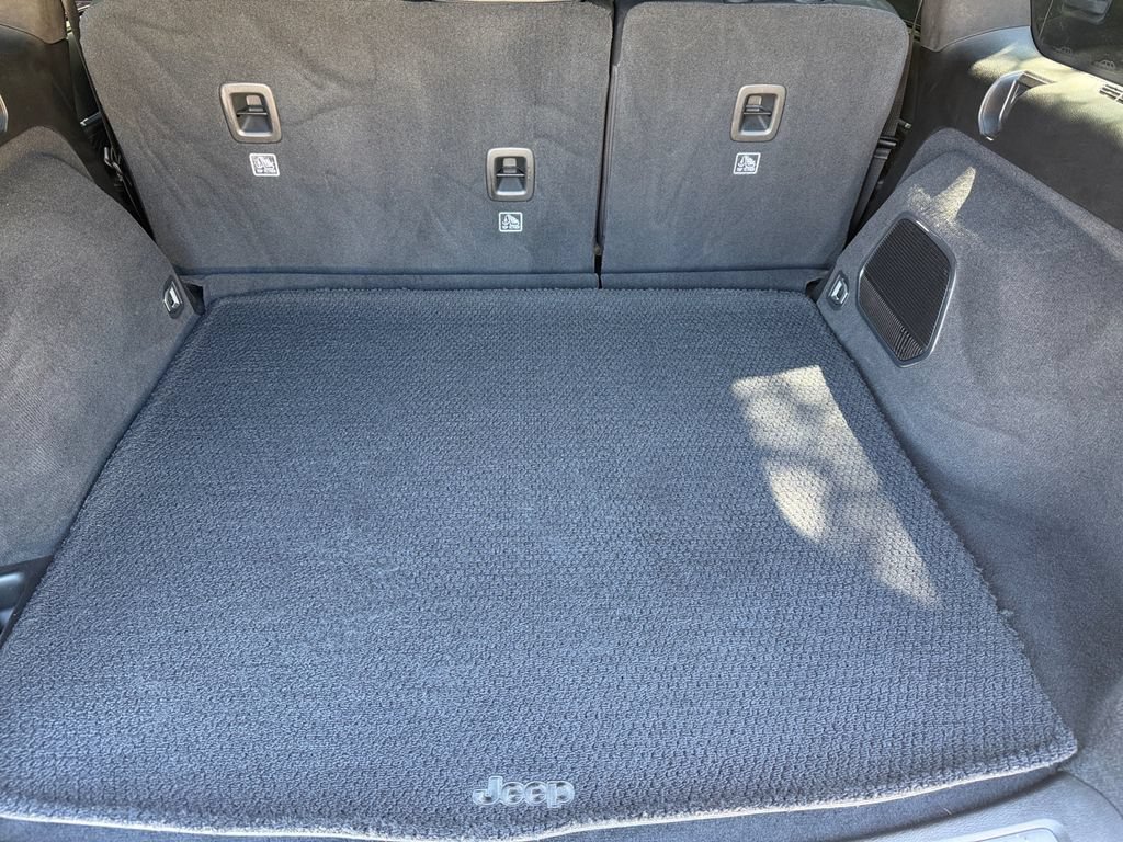 Used 2022 Jeep Grand Cherokee Summit AWD/4WD image 22