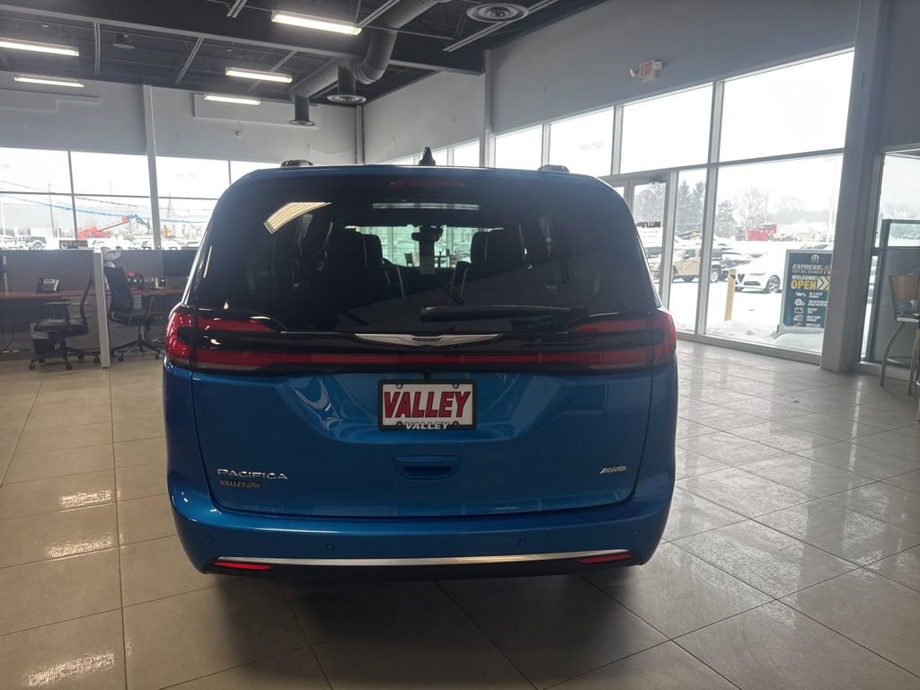 New 2026 Chrysler Pacifica Pinnacle image 4