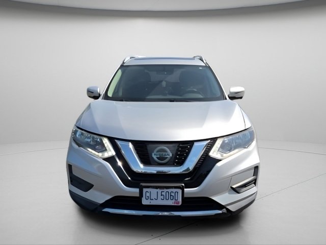 Used 2017 Nissan Rogue SV w/ Sun & Sound Touring Package AWD/4WD image 3