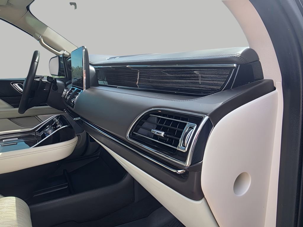 Used 2021 Lincoln Navigator Black Label w/ Cargo Convenience Package image 14