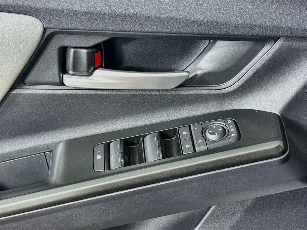 Used 2026 Subaru Solterra AWD/4WD image 13