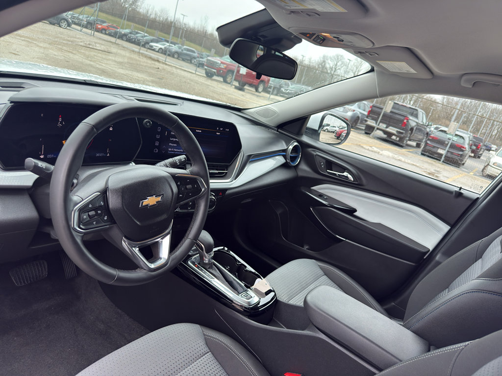 Used 2024 Chevrolet Trax LT w/ Driver Confidence Package FWD image 25