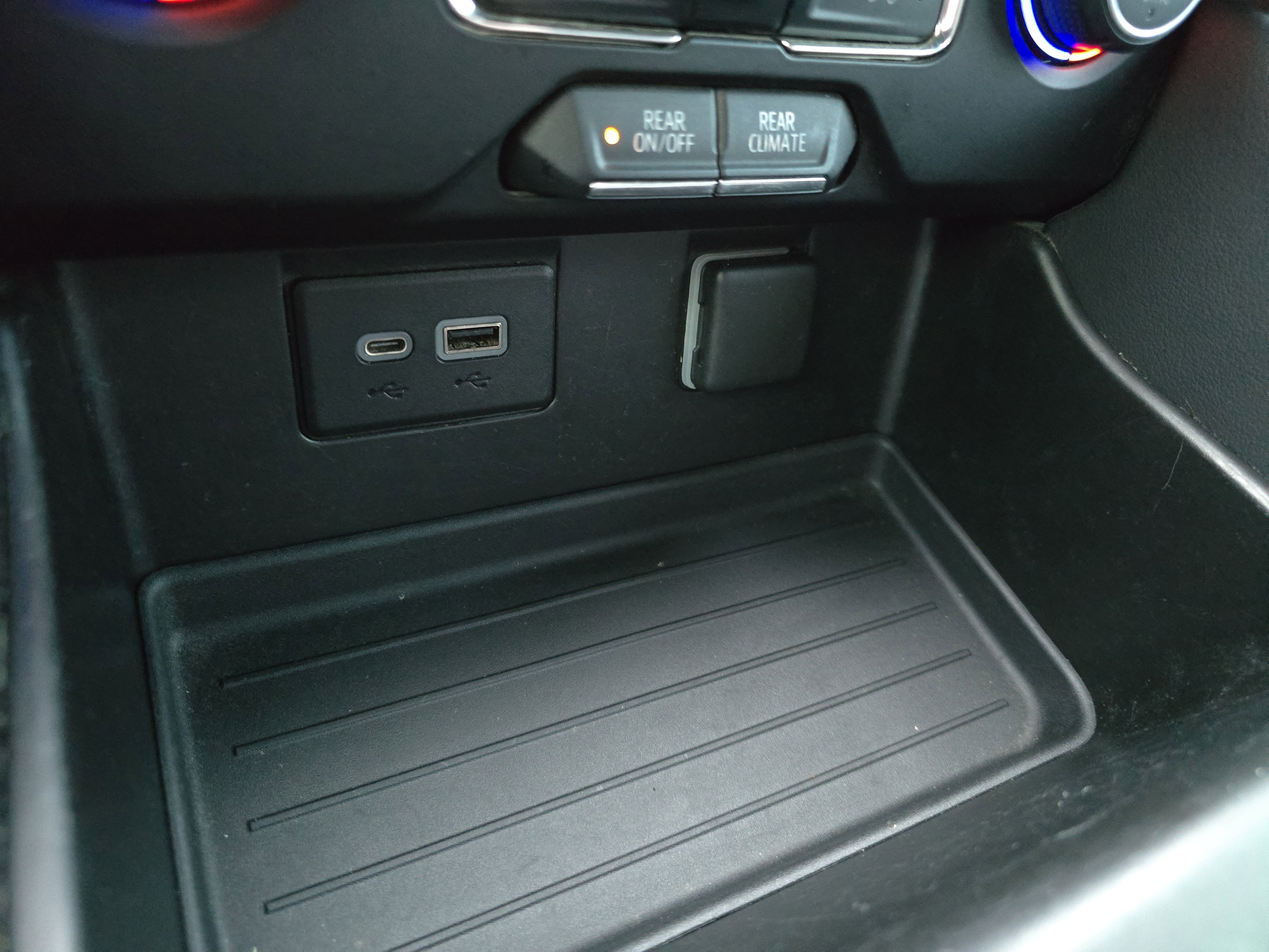 Used 2022 Chevrolet Suburban LS image 32