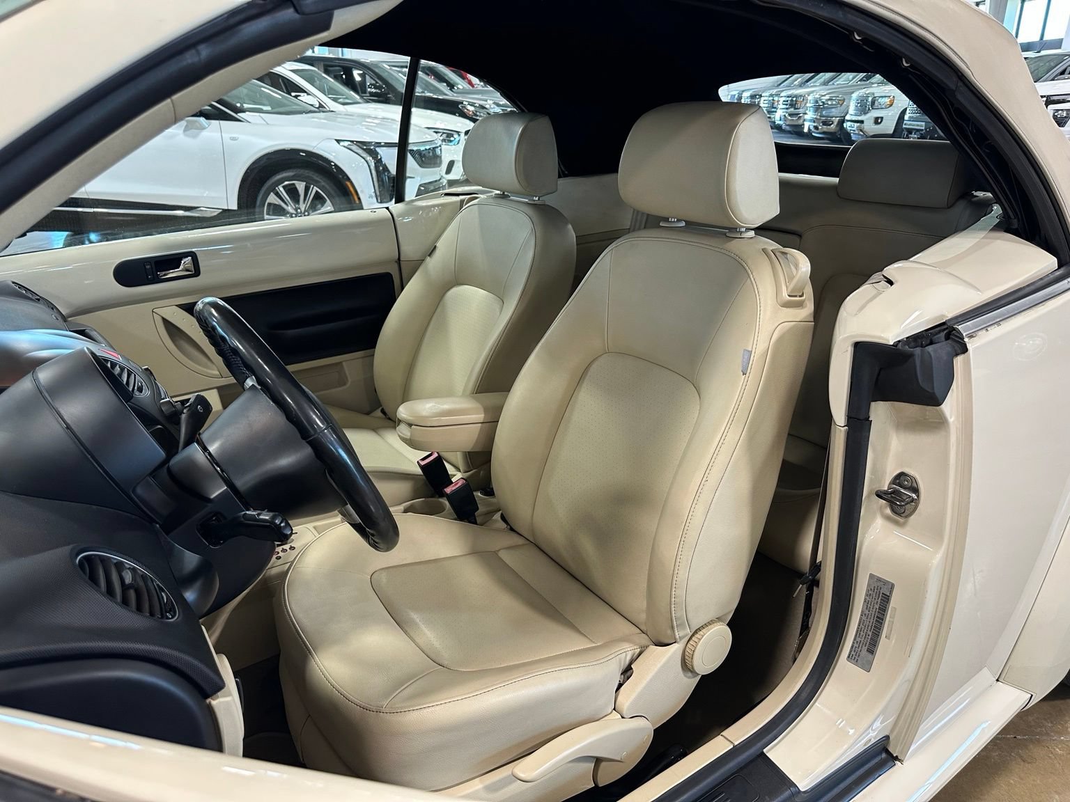 Used 2010 Volkswagen Beetle Final Edition FWD image 22