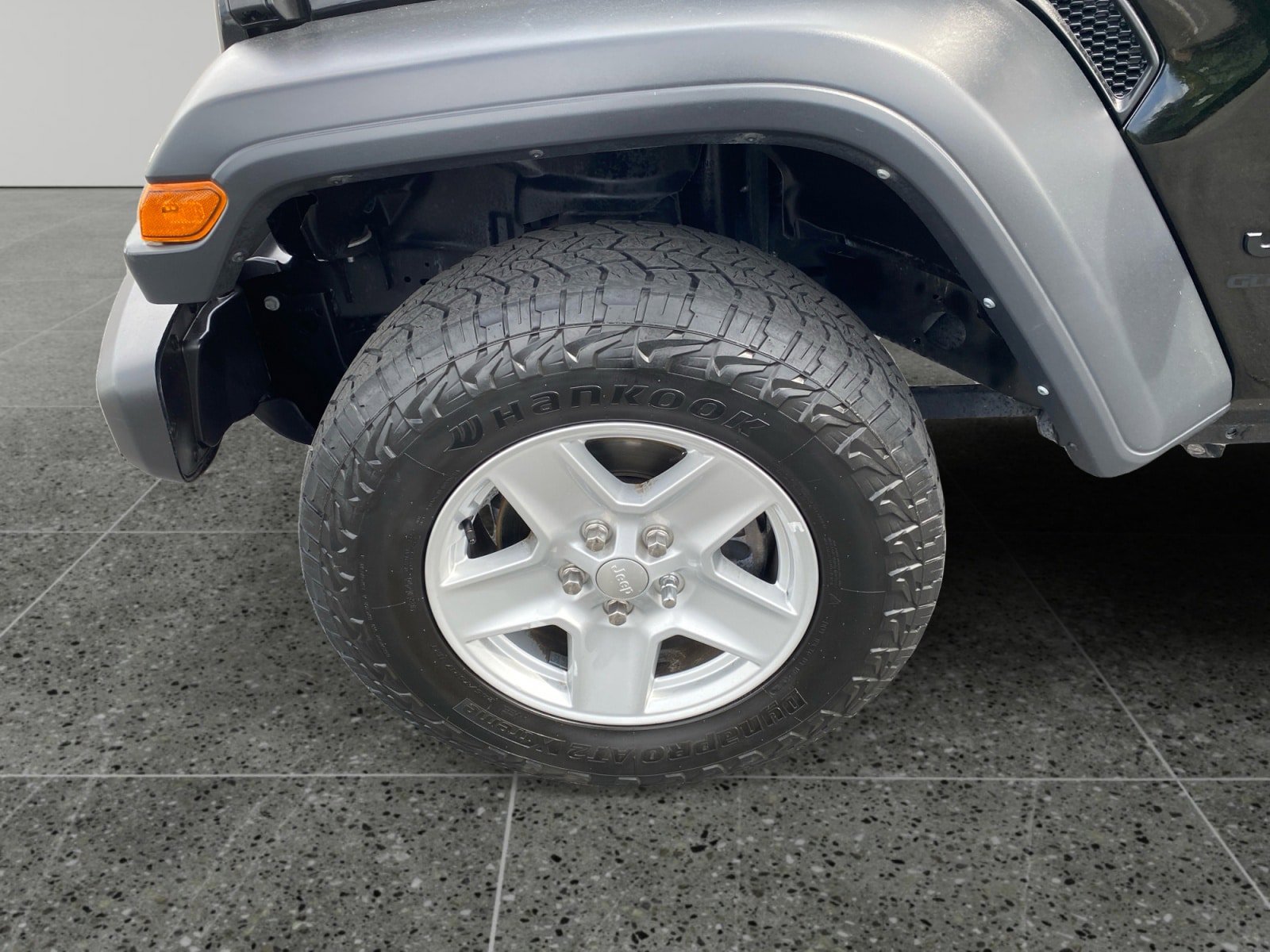 Used 2023 Jeep Gladiator Sport AWD/4WD image 14