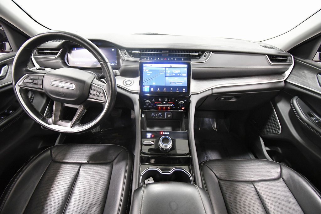 Used 2021 Jeep Grand Cherokee L Limited w/ Luxury Tech Group II image 3