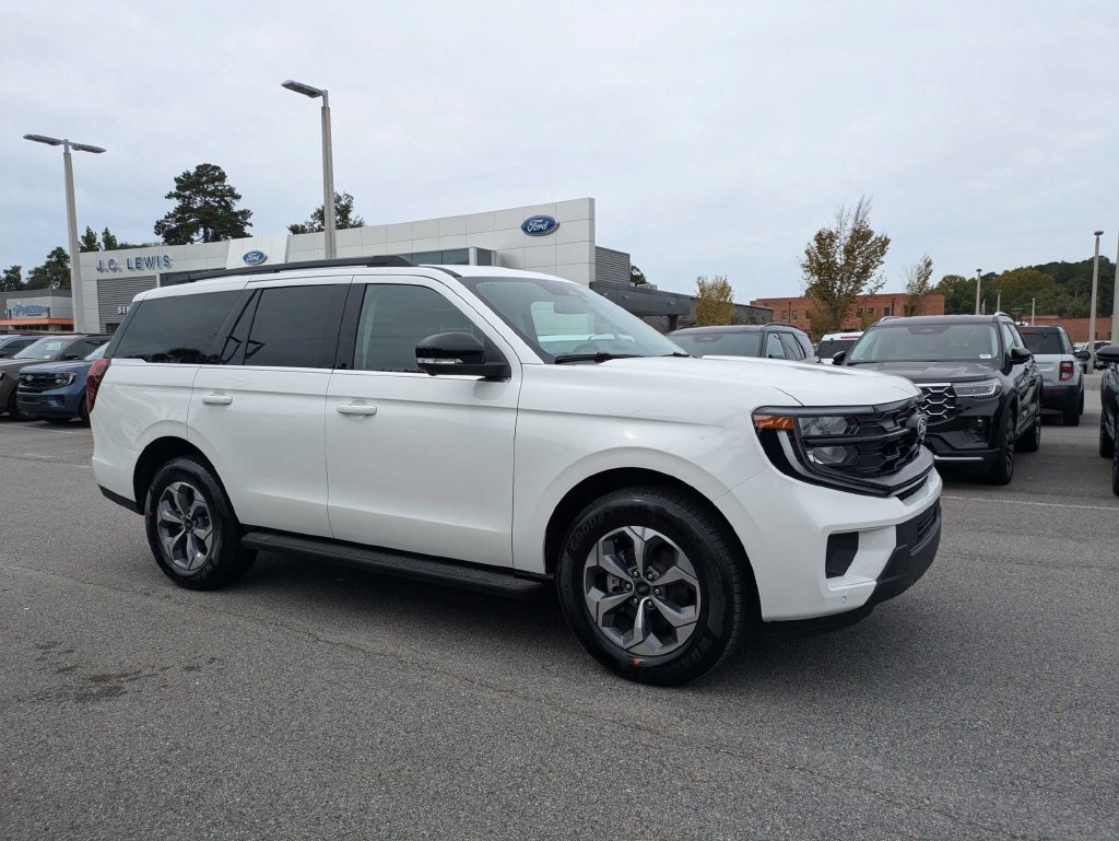 New 2027 Ford Expedition Active RWD image 2