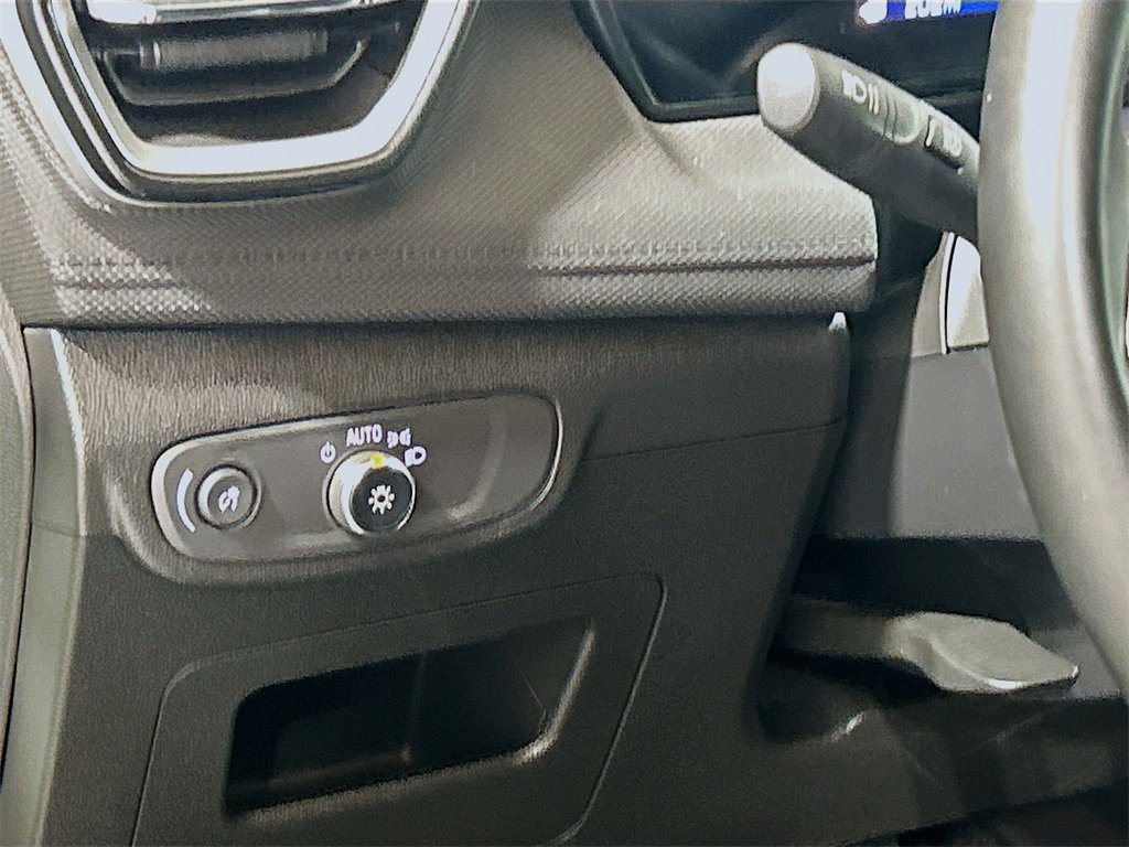 Used 2025 Chevrolet TrailBlazer LT w/ Convenience Package image 8