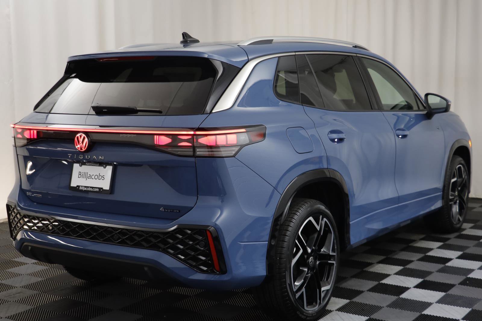 New 2026 Volkswagen Tiguan SEL R-Line image 19