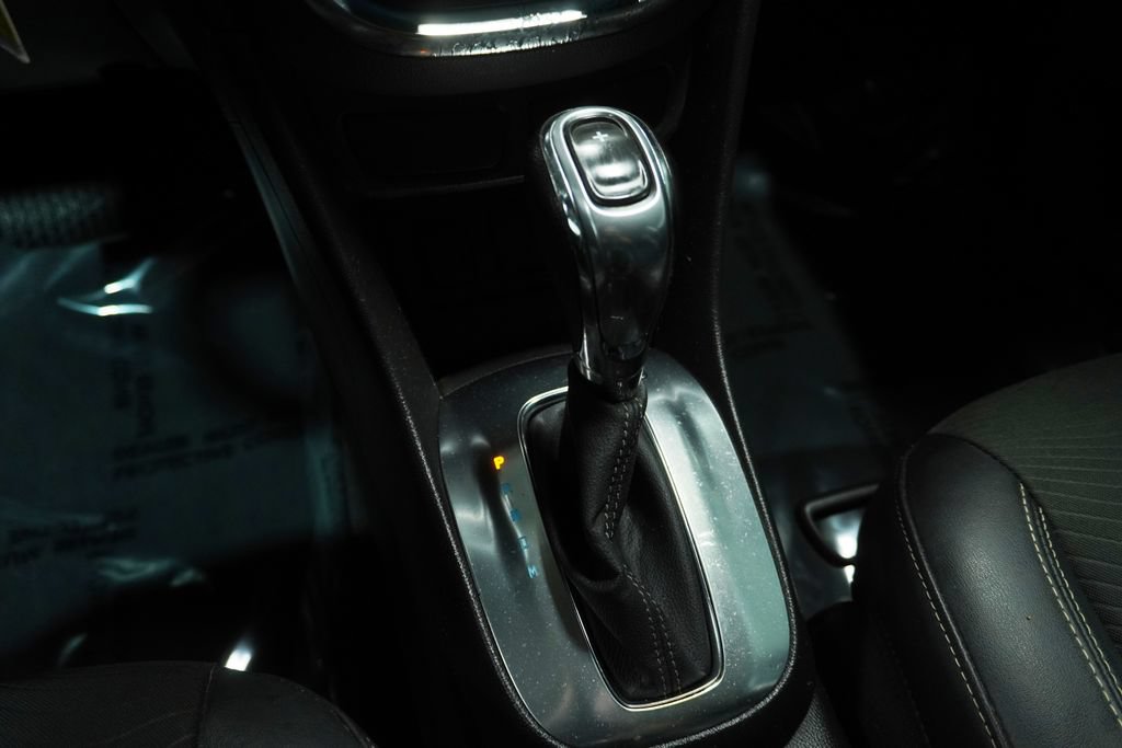 Used 2014 Buick Encore FWD image 18