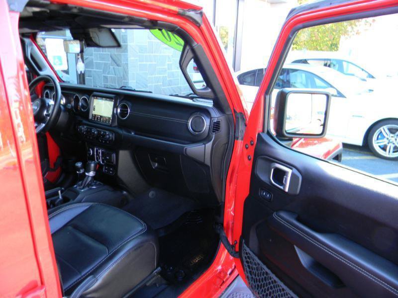 Used 2020 Jeep Gladiator Overland w/ Dual Top Group AWD/4WD image 22