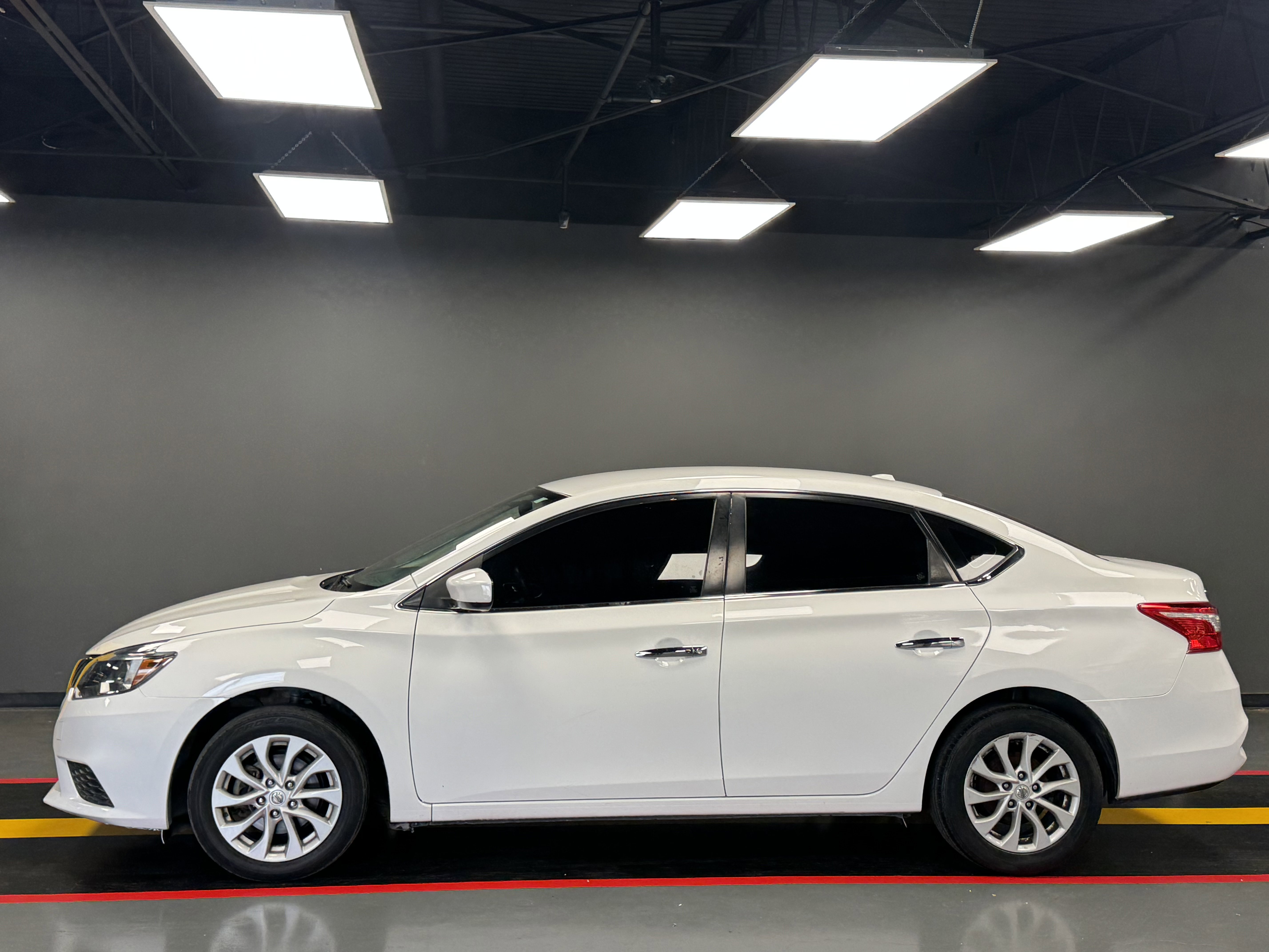 Used 2019 Nissan Sentra SV FWD image 2