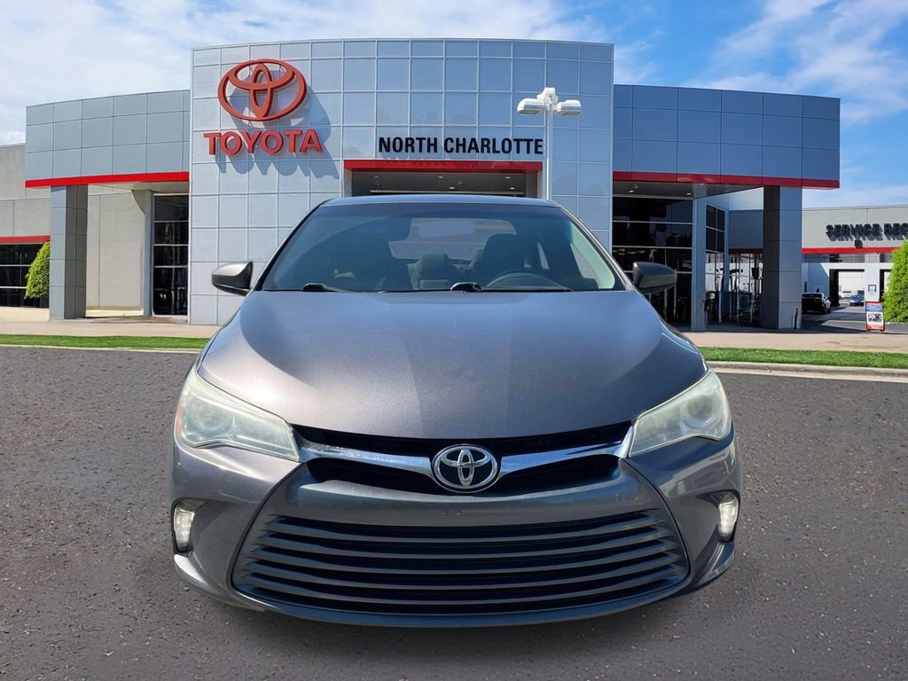 Used 2017 Toyota Camry XLE FWD image 2