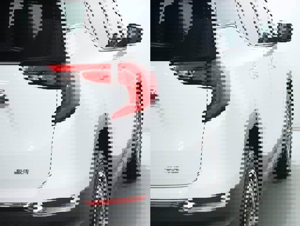 Used 2019 GMC Terrain SLT w/ Preferred Package image 46