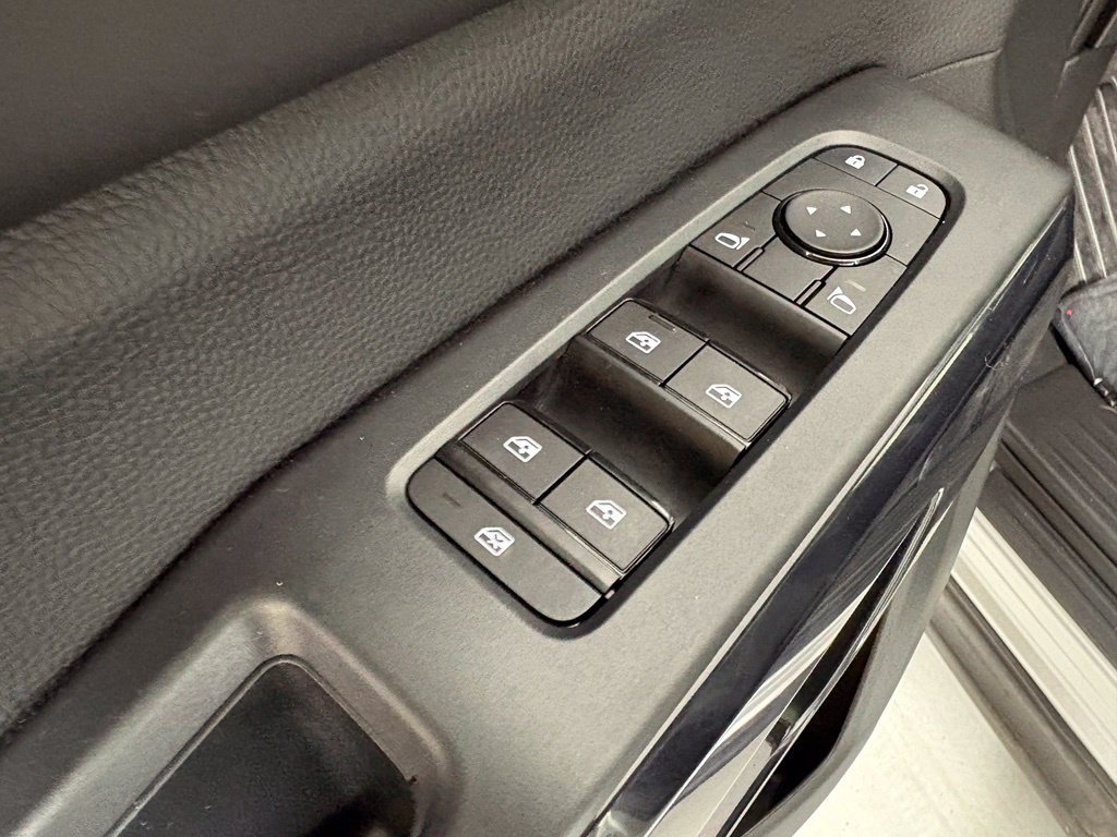 Used 2024 Nissan Pathfinder SV FWD image 21