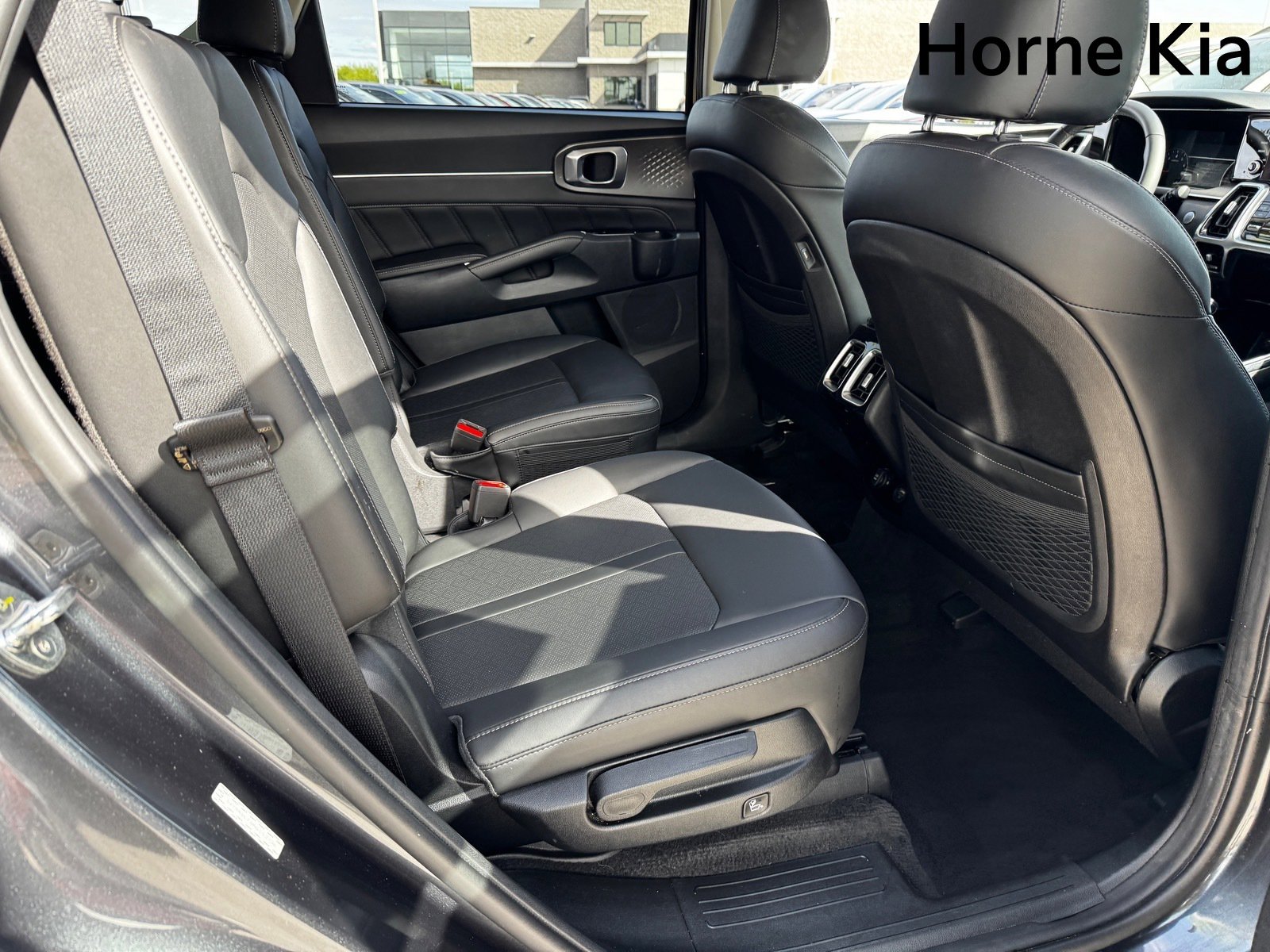 Certified 2022 Kia Sorento SX image 28