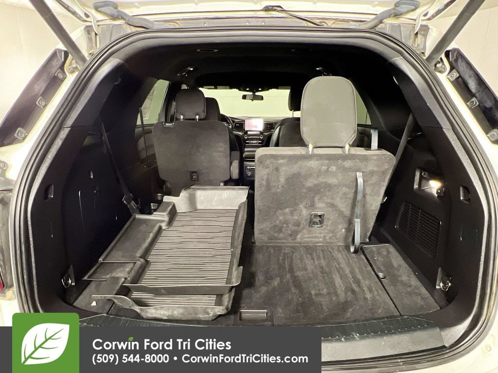 Used 2020 Ford Explorer XLT w/ Comfort Package AWD/4WD image 14