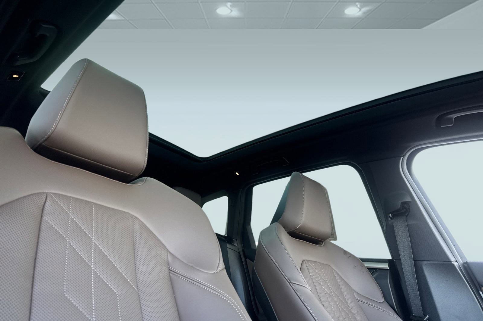 Used 2025 BMW X3 xDrive30i w/ Convenience Package image 14