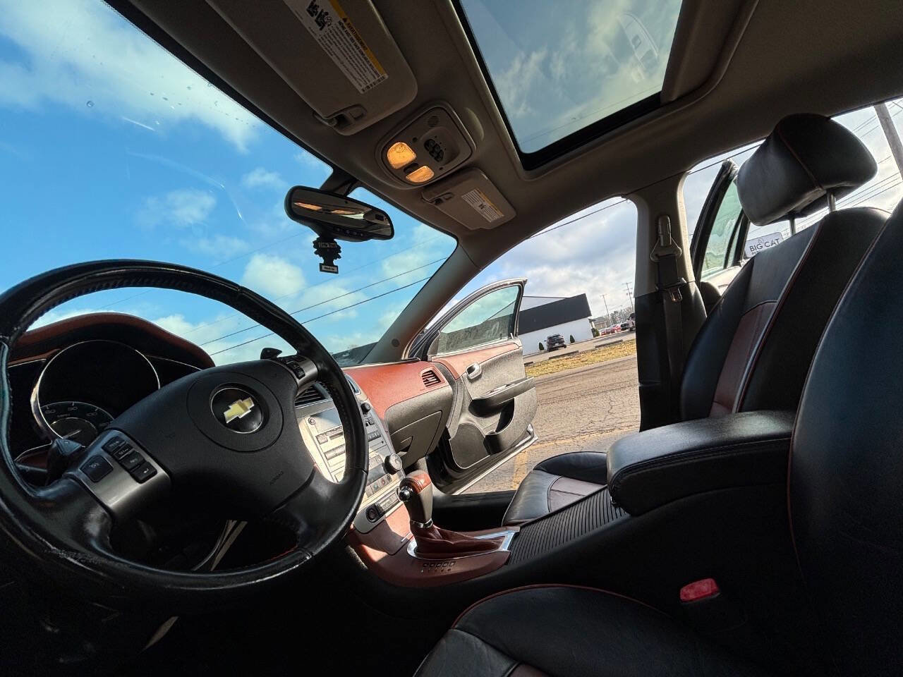 Used 2009 Chevrolet Malibu LTZ image 10