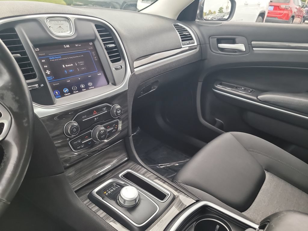 Used 2021 Chrysler 300 Touring RWD image 22
