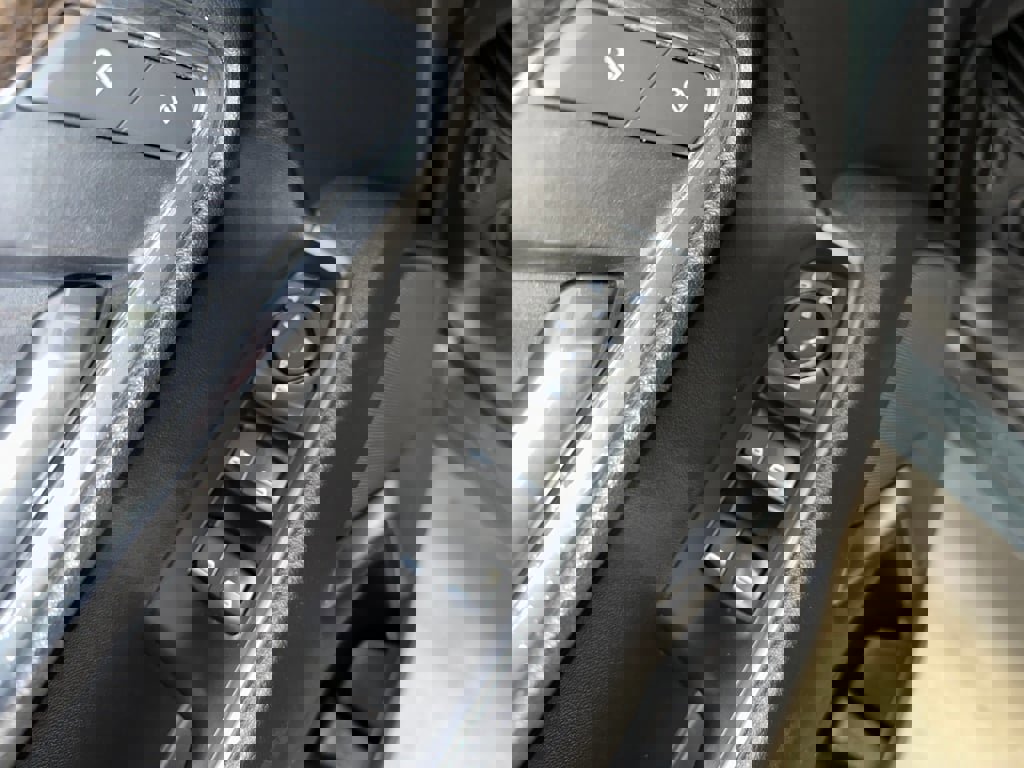 Certified 2025 Chevrolet Silverado 1500 LT image 8