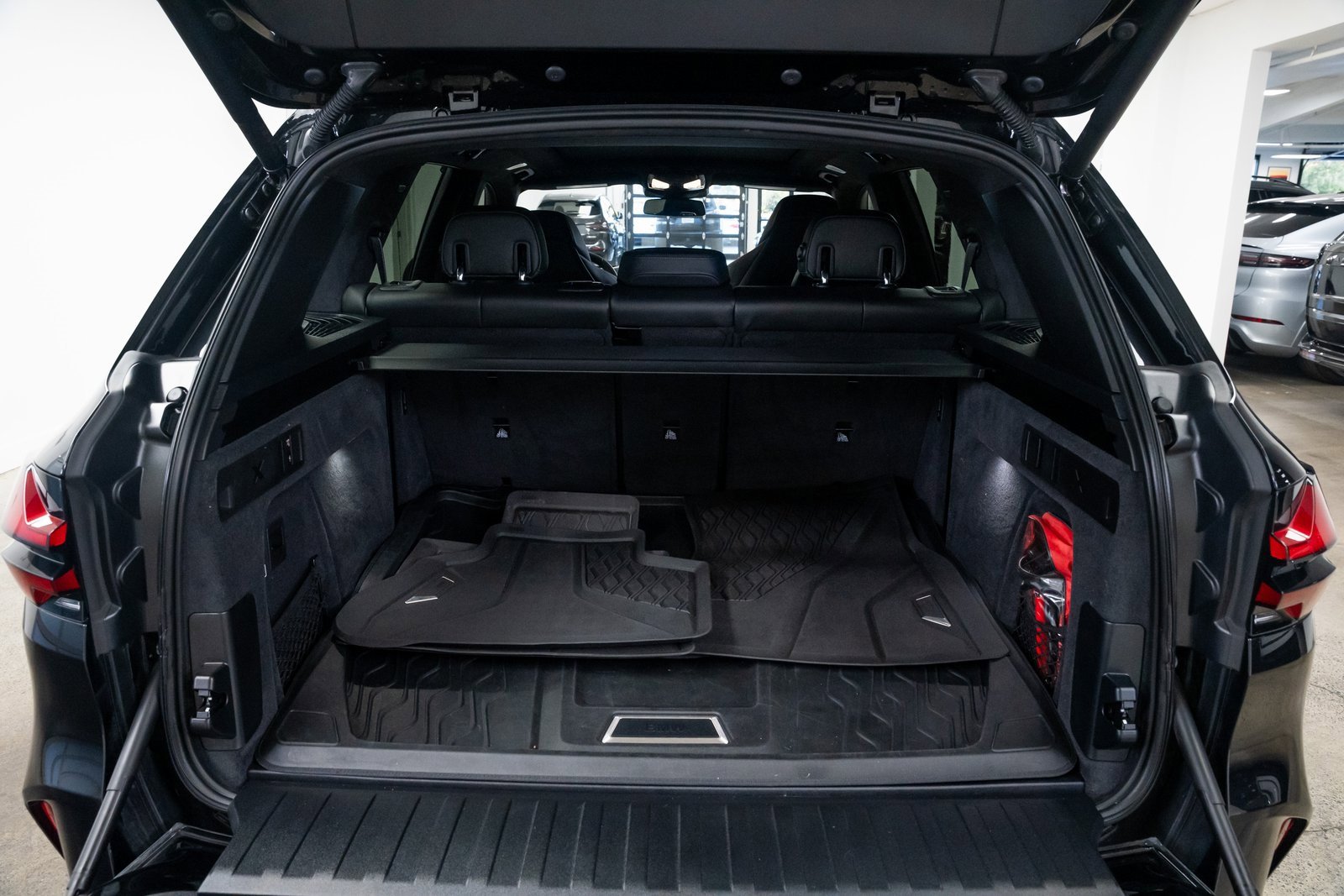 Used 2025 BMW X5 M Competition image 8