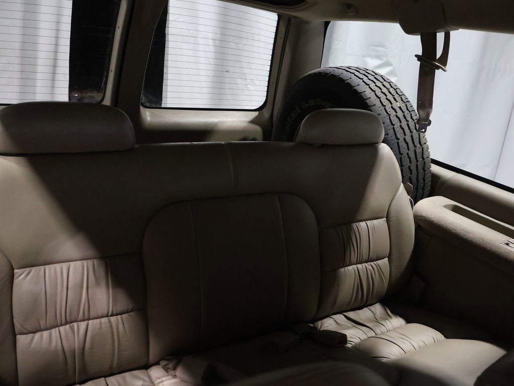 Used 1999 GMC Suburban 4WD w/ Marketing Opt Pkg 3 image 8