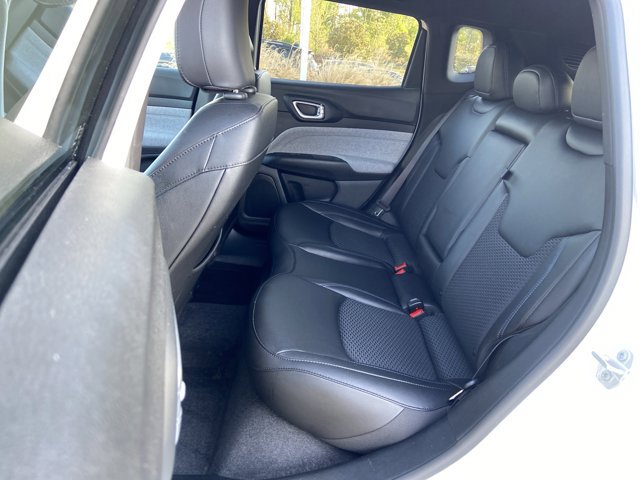 Used 2024 Jeep Compass Latitude image 15