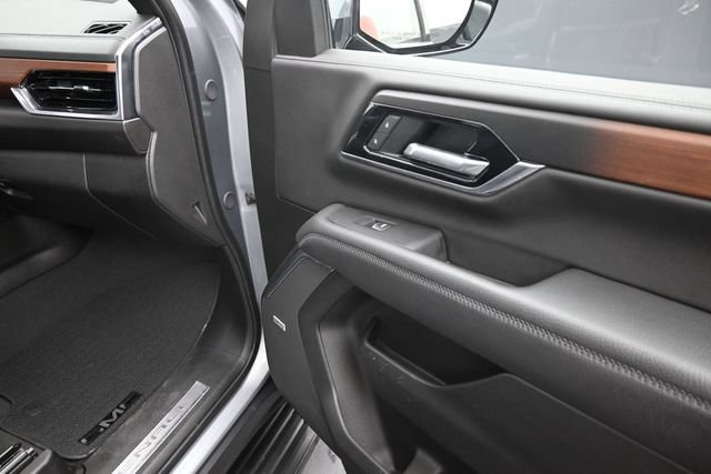 Used 2025 GMC Yukon Denali AWD/4WD image 25