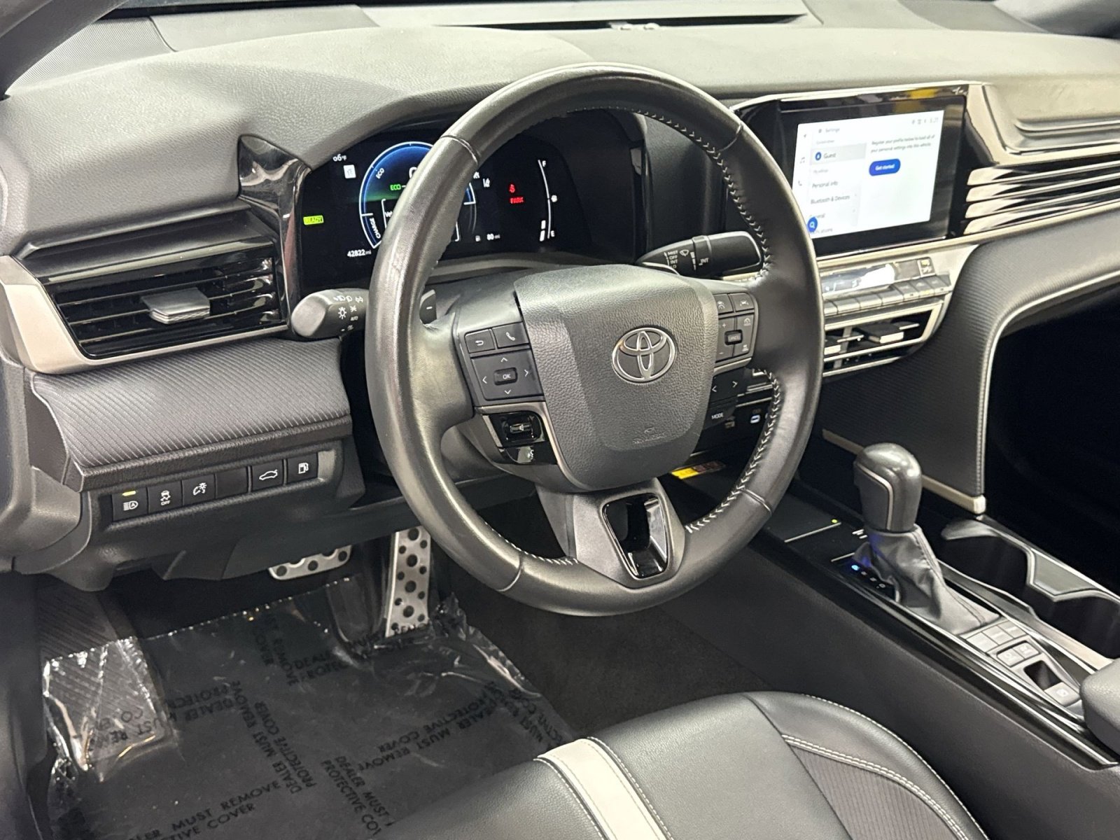 Used 2025 Toyota Camry SE FWD image 13
