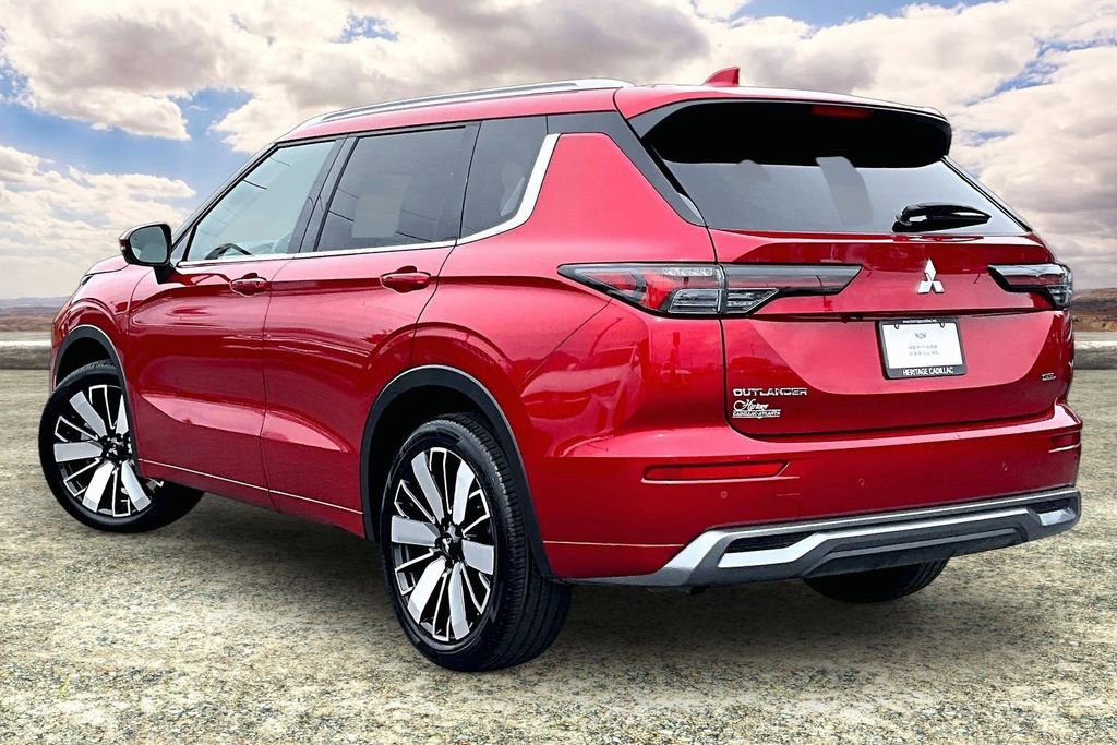 Used 2025 Mitsubishi Outlander SEL FWD image 4