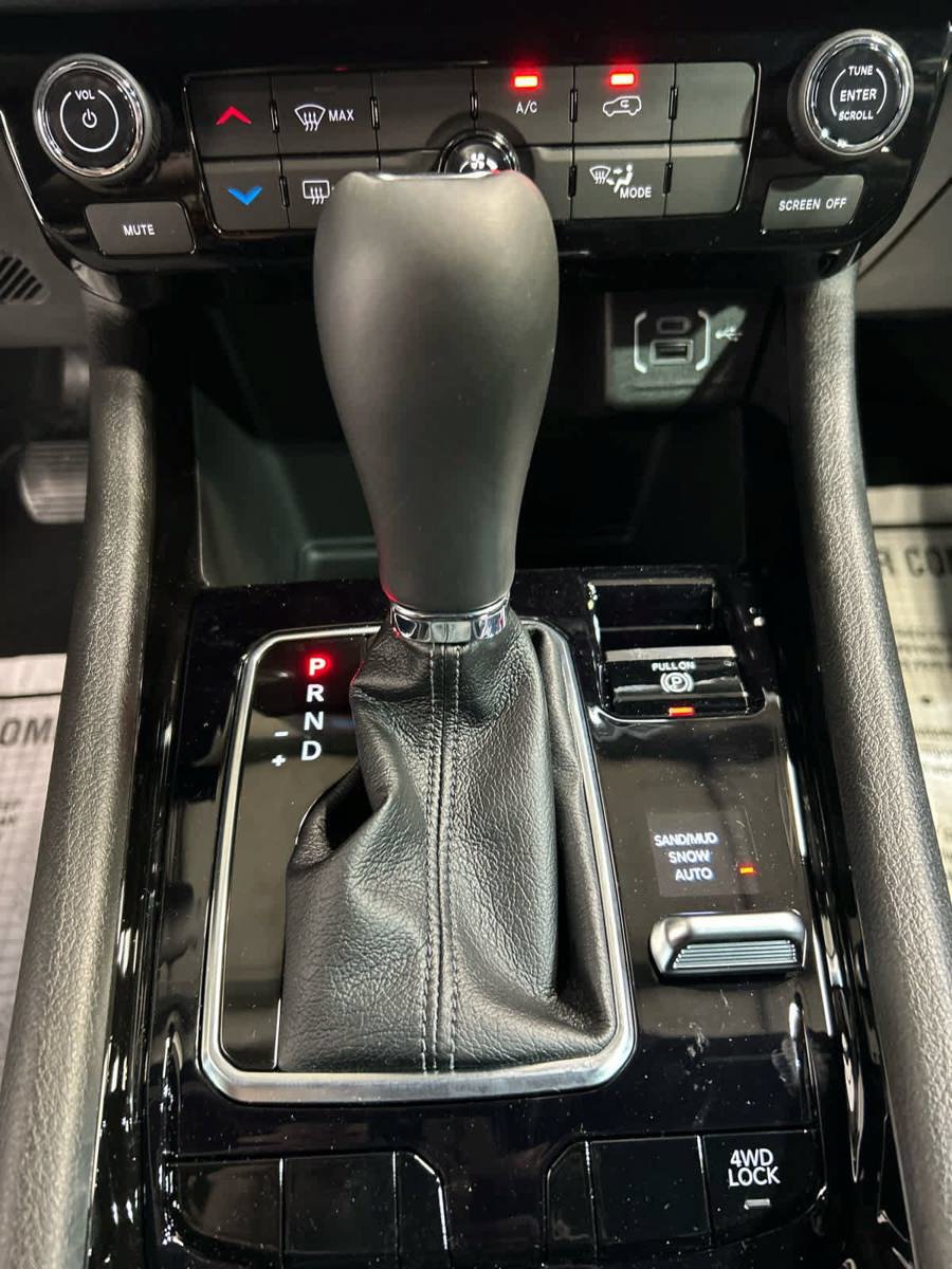 New 2026 Jeep Compass Latitude AWD/4WD image 7
