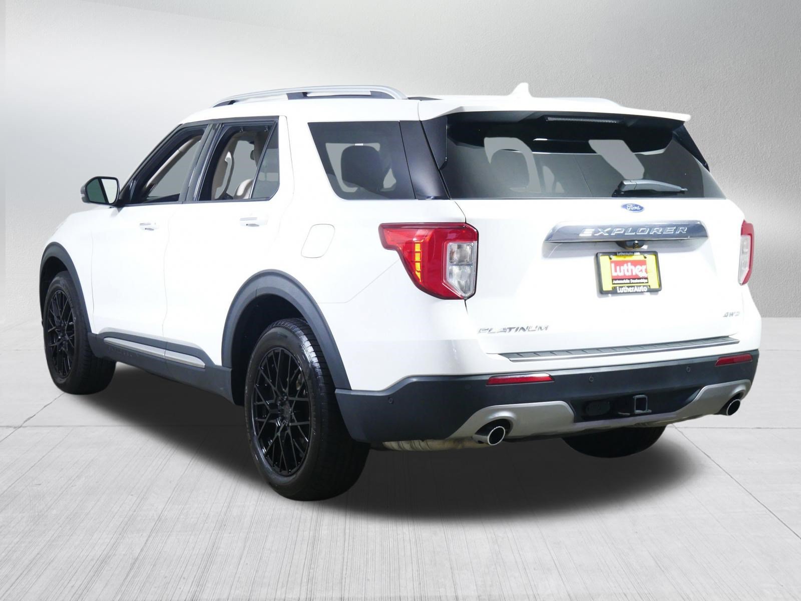 Used 2022 Ford Explorer Platinum w/ Premium Technology Package AWD/4WD image 5