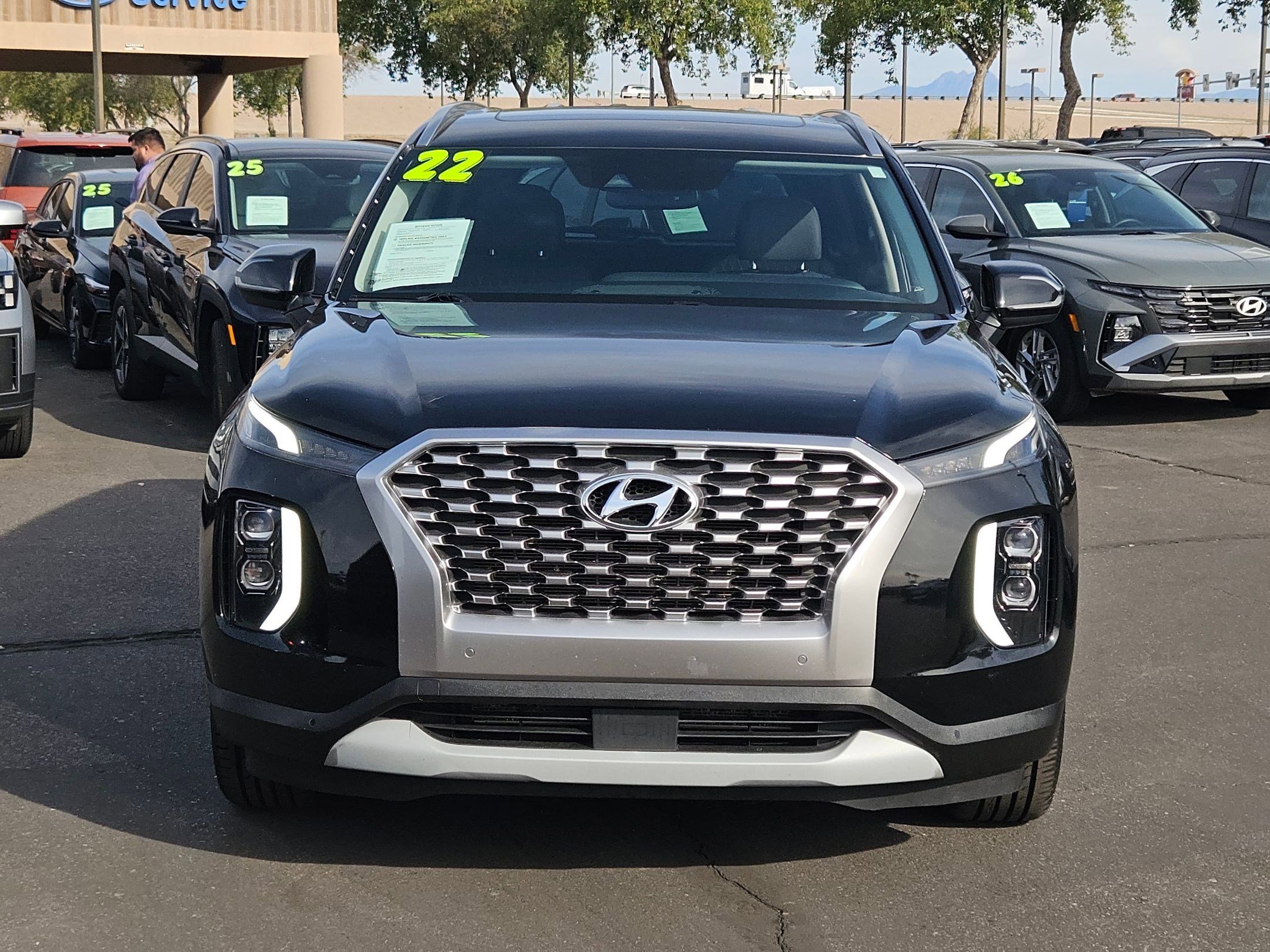 Used 2022 Hyundai Palisade SEL w/ Convenience Package image 2
