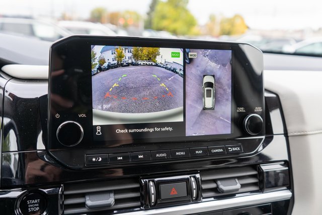 Certified 2025 Nissan Pathfinder SL image 31