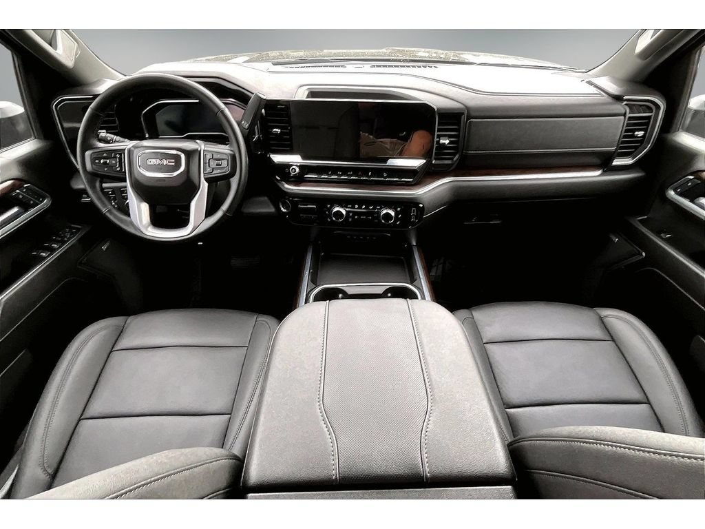 Used 2025 GMC Sierra 2500 SLT w/ SLT Premium Package AWD/4WD image 8