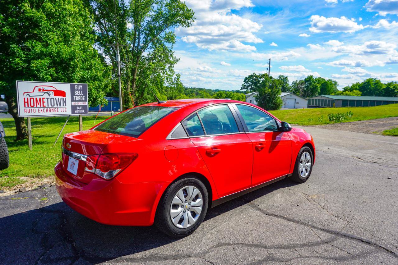 Used 2014 Chevrolet Cruze LS FWD image 3