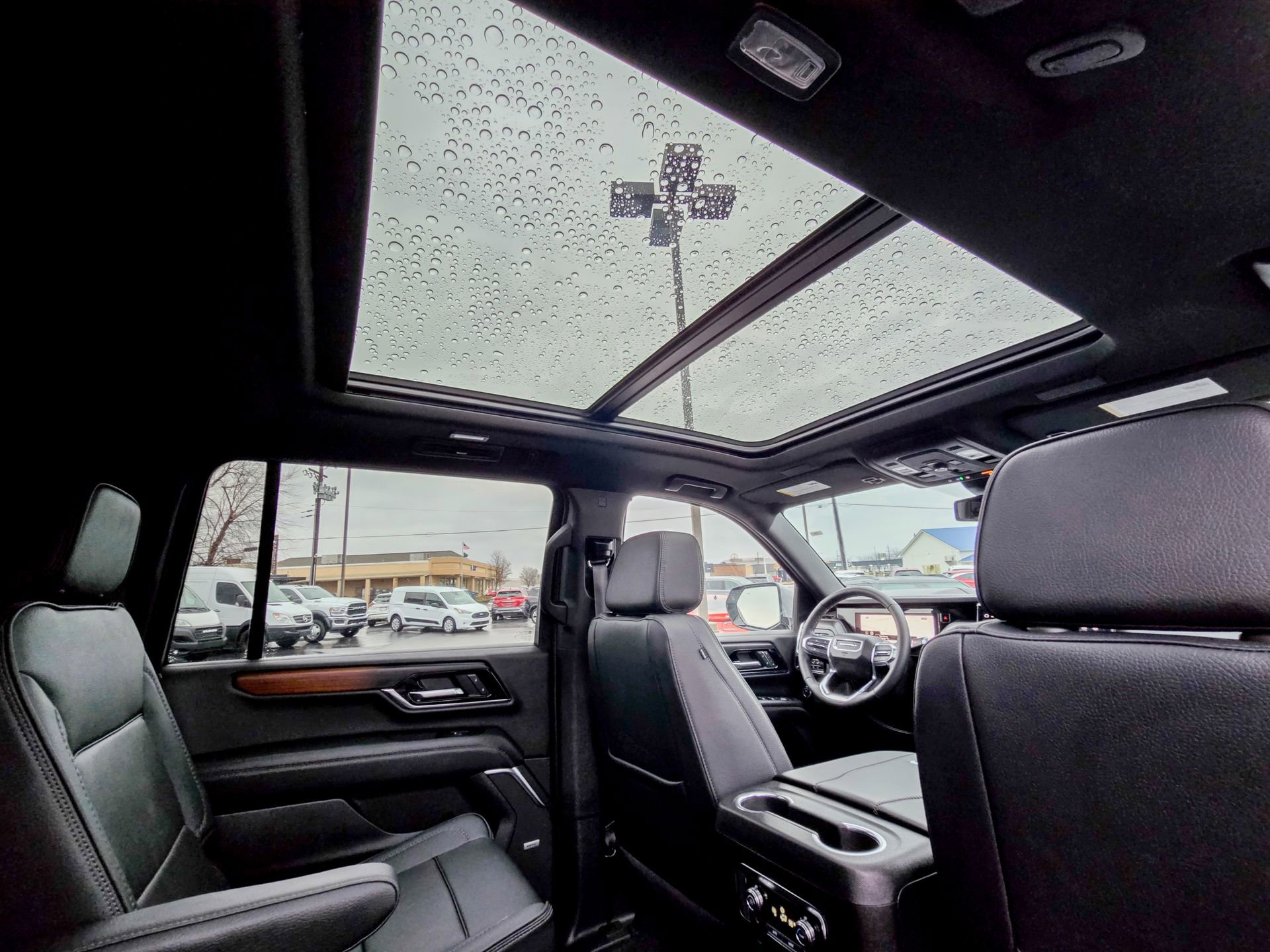 Used 2025 GMC Yukon XL Denali w/ Sun & Power Step Package image 20