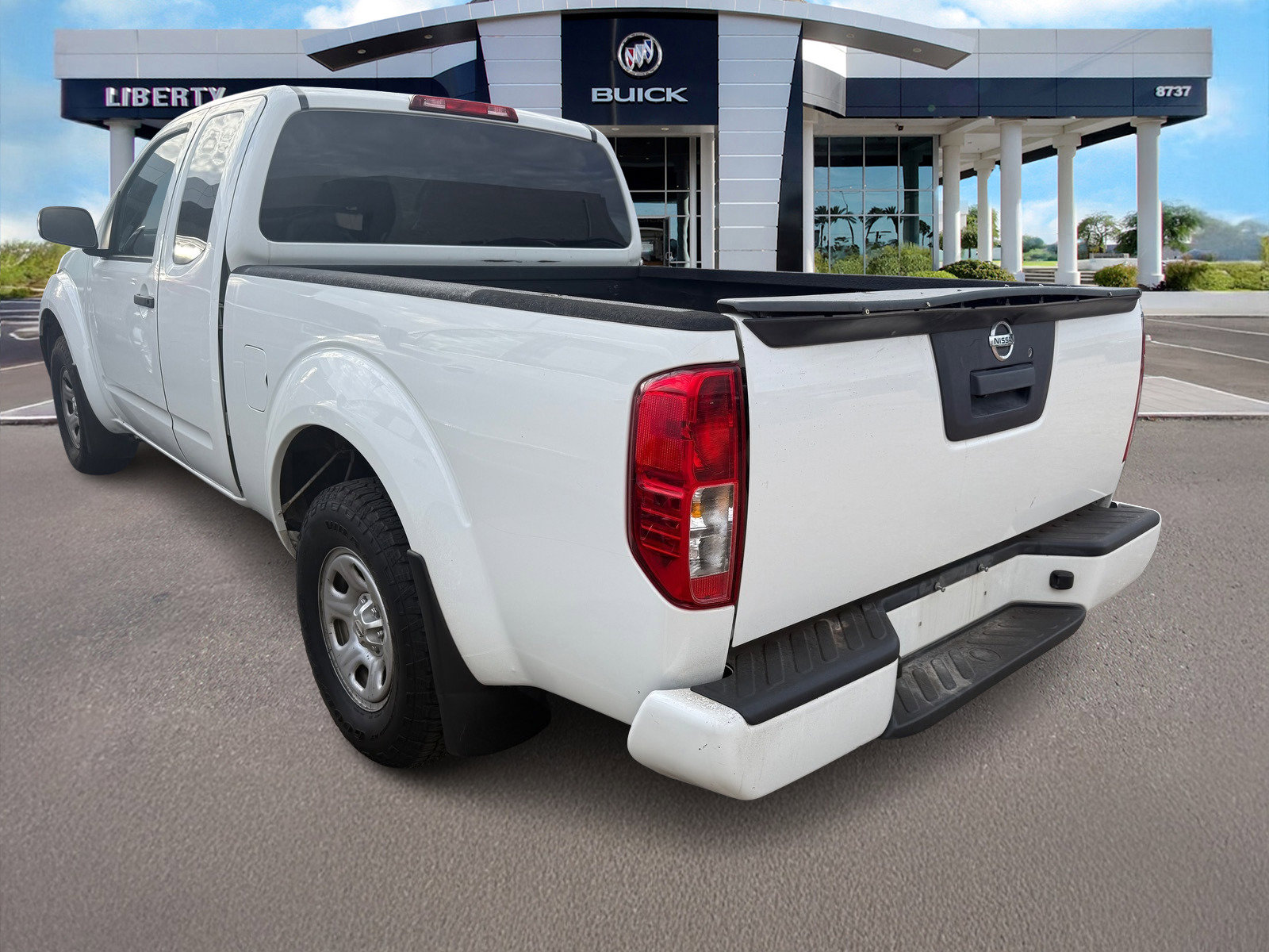 Used 2019 Nissan Frontier S image 3