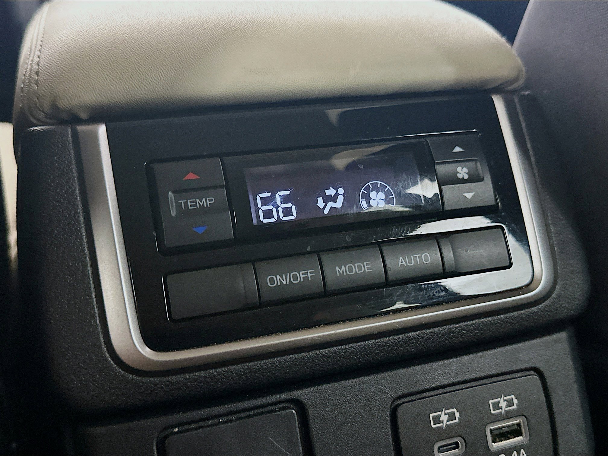 Used 2025 Subaru Ascent Premium image 26