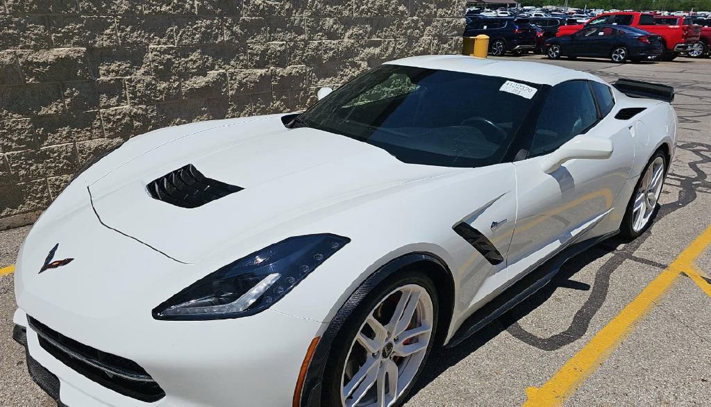 Used 2018 Chevrolet Corvette Stingray Coupe w/ Battery Protection Package RWD image 1