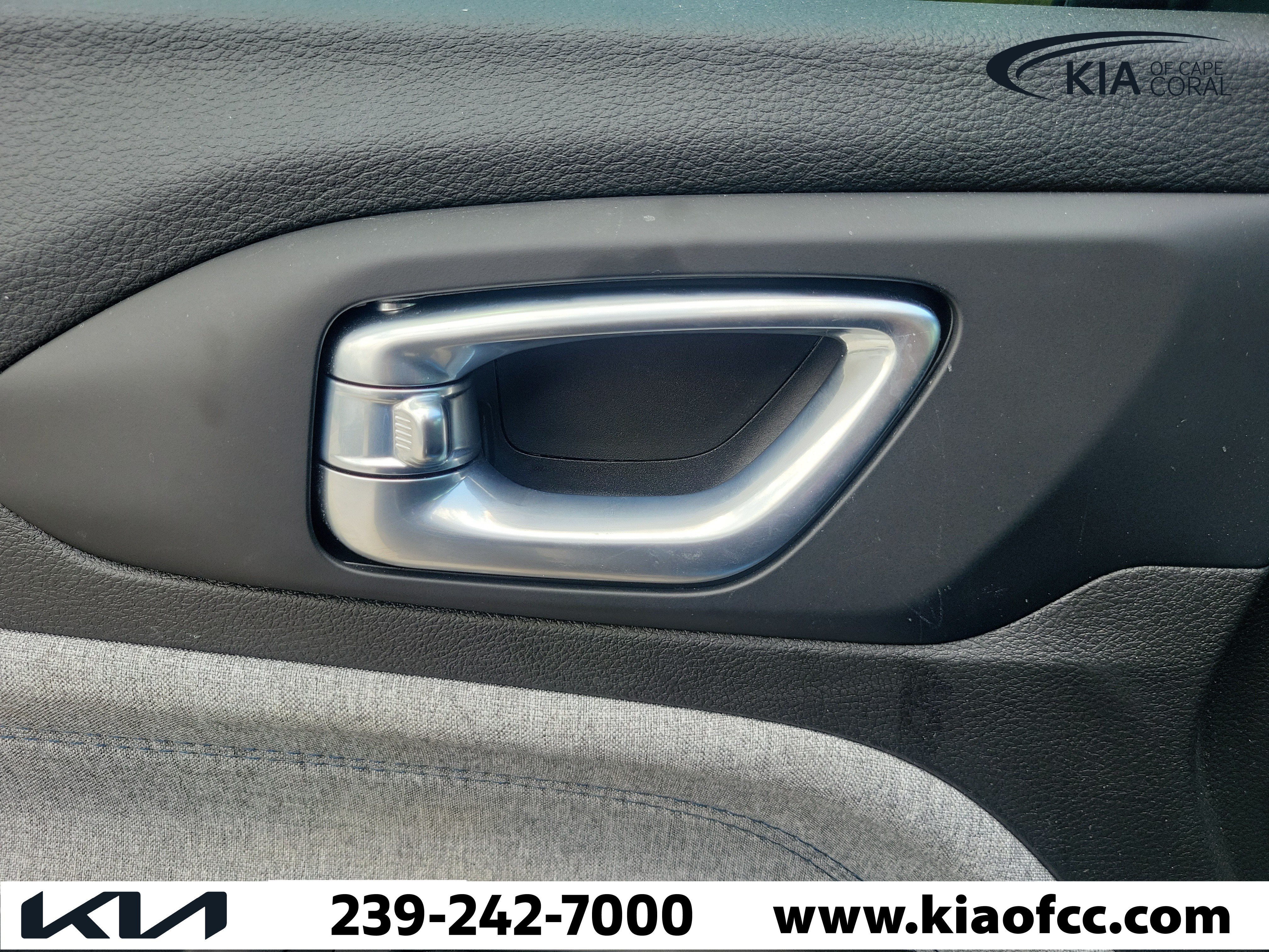 Used 2025 Jeep Compass Latitude AWD/4WD image 21