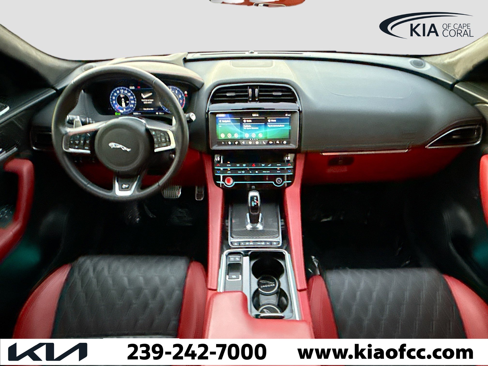 Used 2020 Jaguar F-PACE SVR image 16