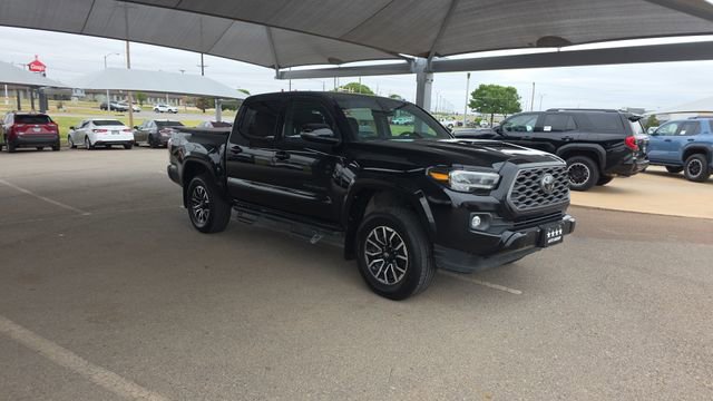 Used 2022 Toyota Tacoma TRD Sport w/ Technology Package AWD/4WD image 4