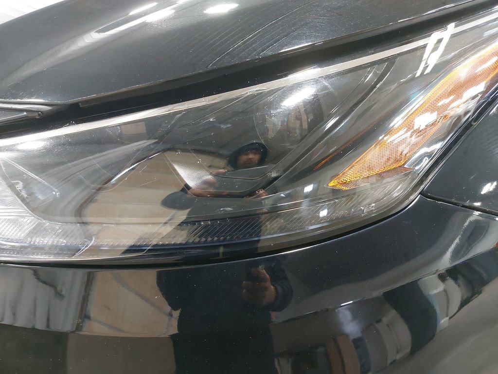 Used 2023 Toyota Highlander LE AWD/4WD image 32